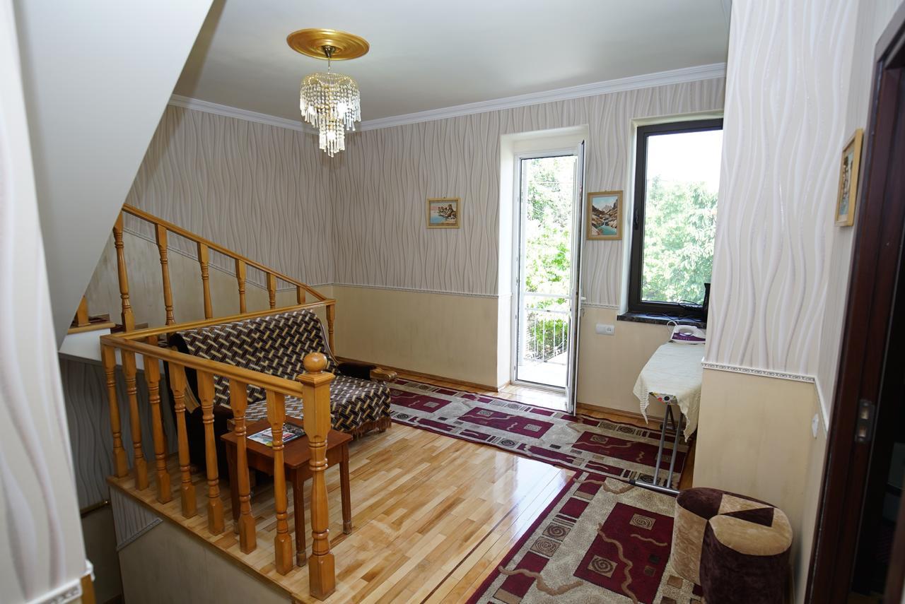 Nice House In The Heart Of The City Γιερεβάν Εξωτερικό φωτογραφία