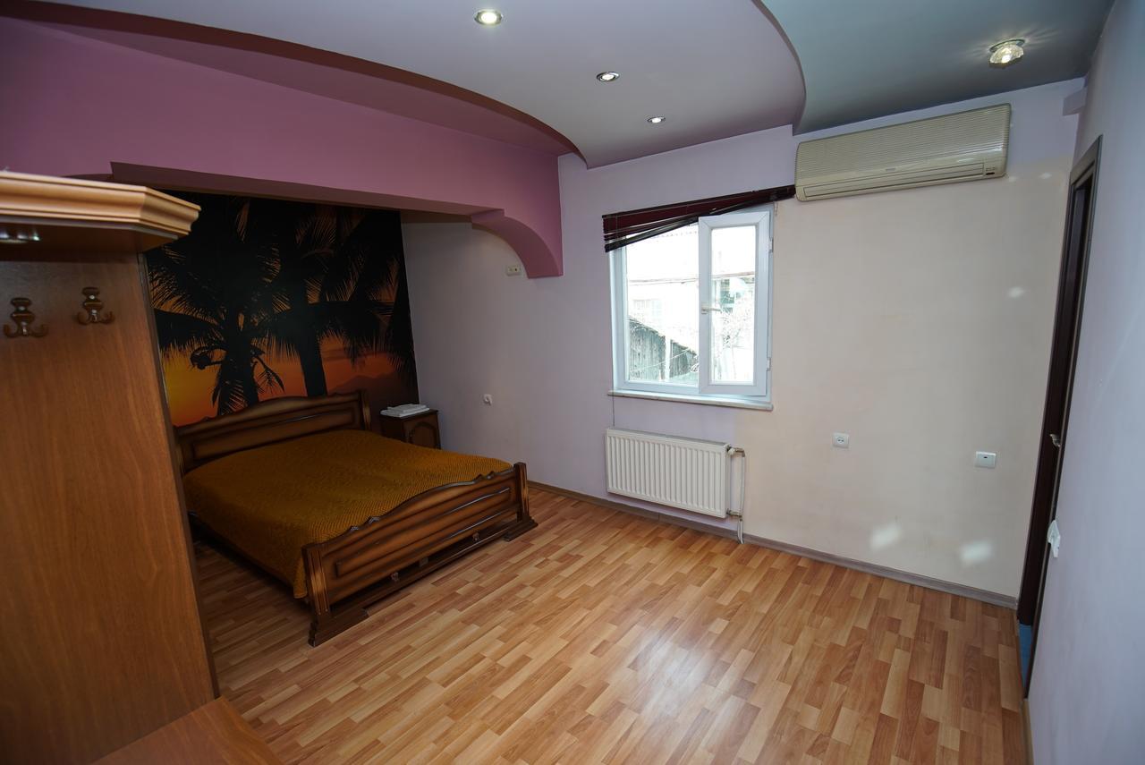 Nice House In The Heart Of The City Γιερεβάν Εξωτερικό φωτογραφία