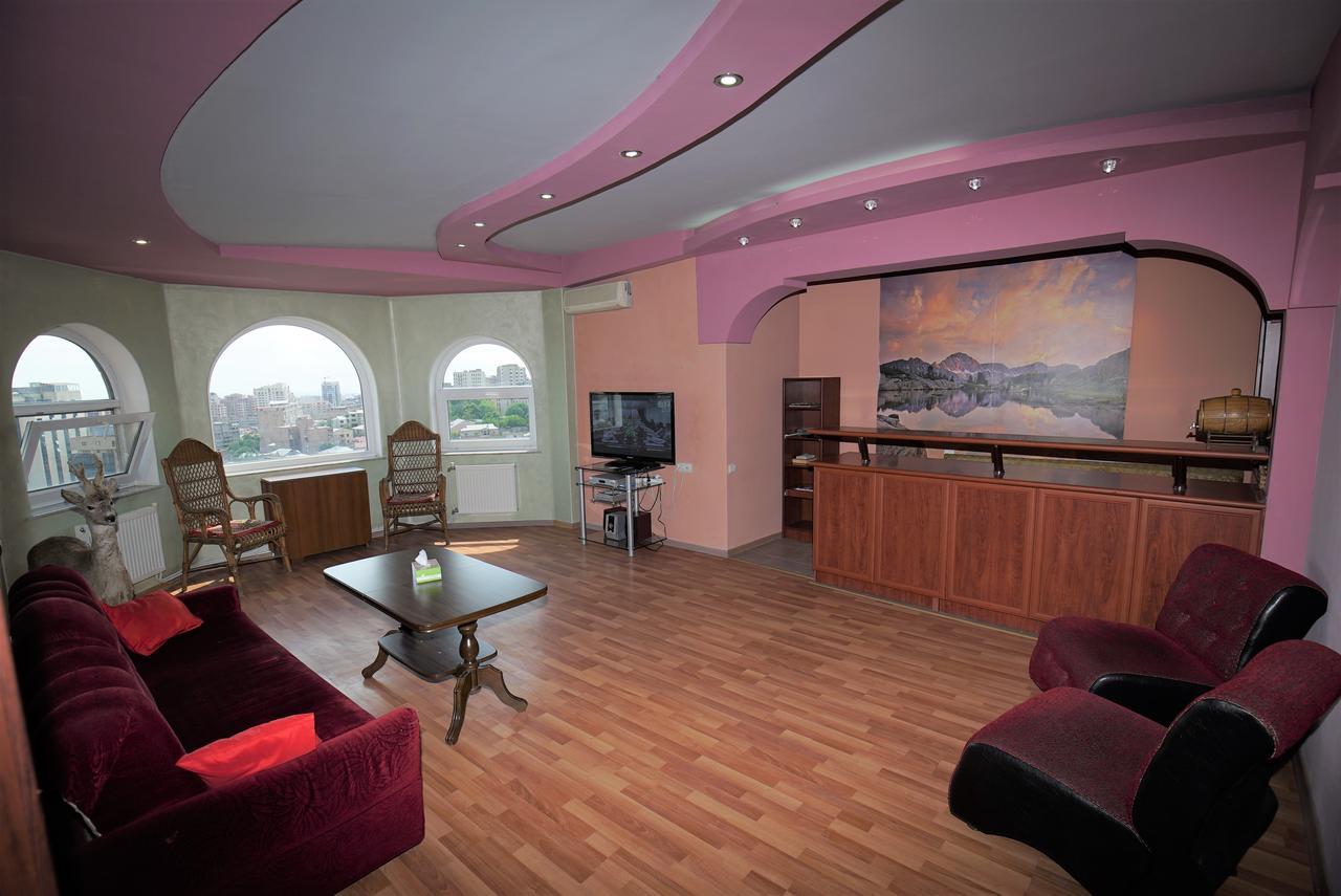 Nice House In The Heart Of The City Γιερεβάν Εξωτερικό φωτογραφία