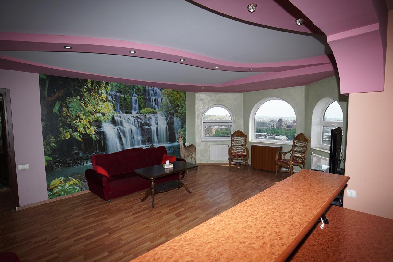 Nice House In The Heart Of The City Γιερεβάν Εξωτερικό φωτογραφία