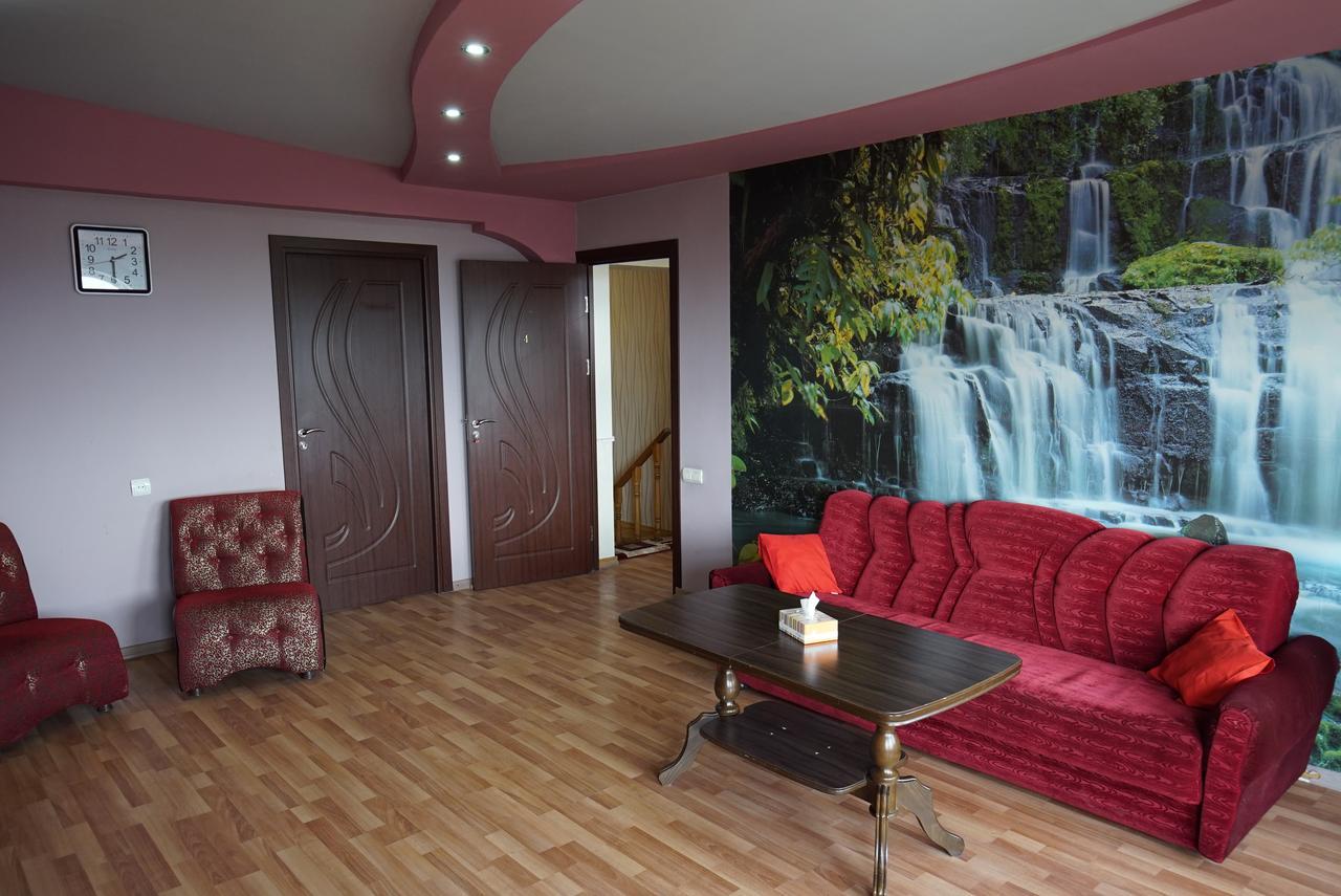 Nice House In The Heart Of The City Γιερεβάν Εξωτερικό φωτογραφία